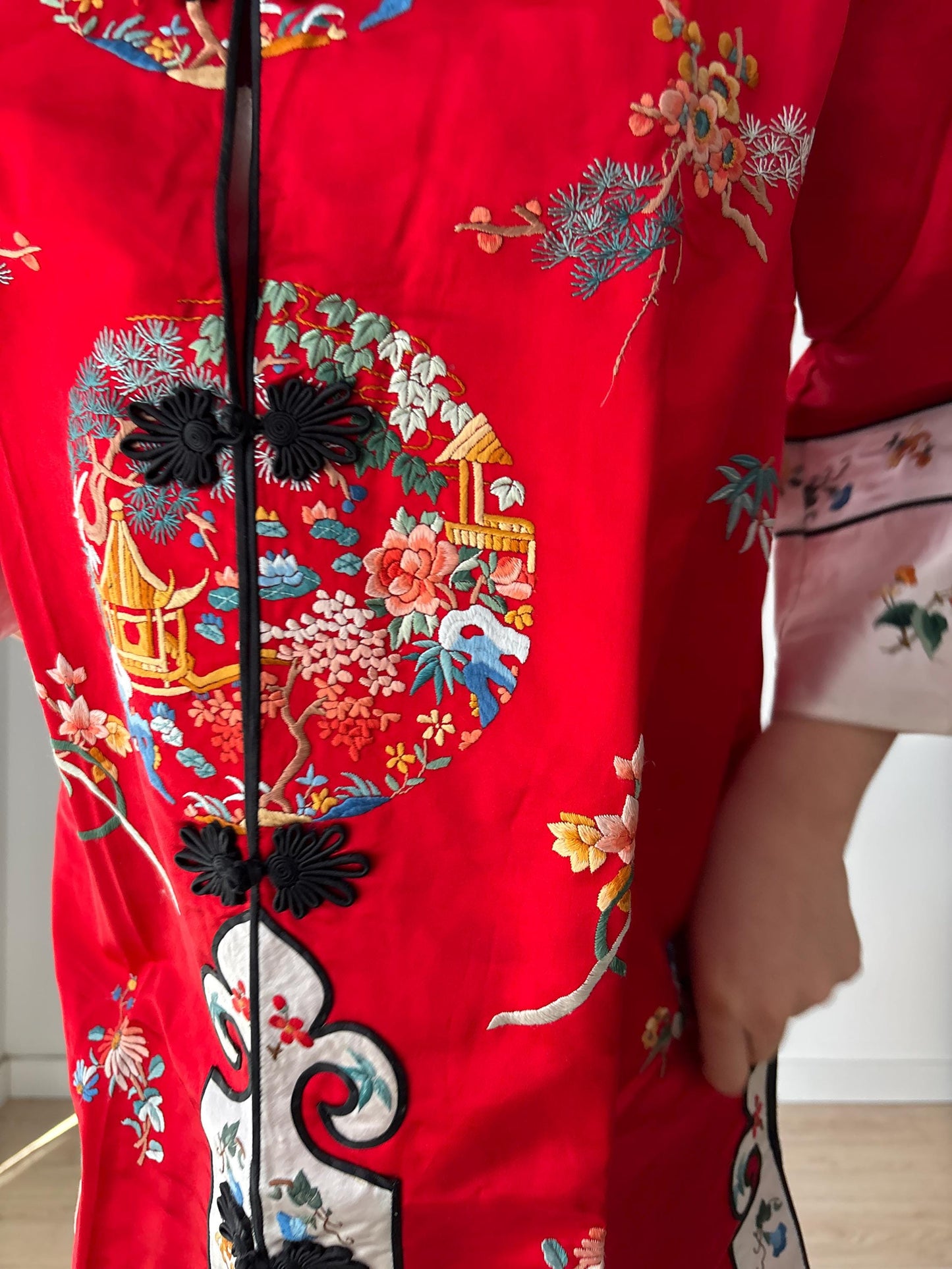 Vintage 1950s Chinese Silk Rayon Flower Hand Embroidered Cheongsam Pajama Jacket