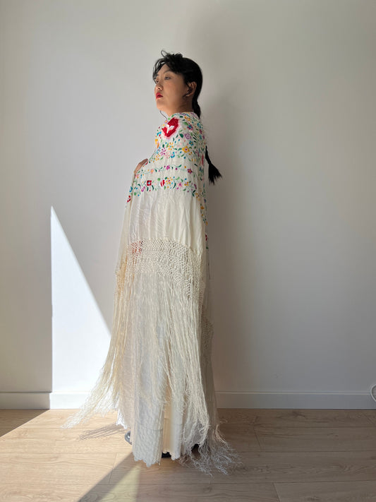 1920s Antique piano shawl, Ivory Silk Canton Floral Embroidered Piano Fringed Shawl