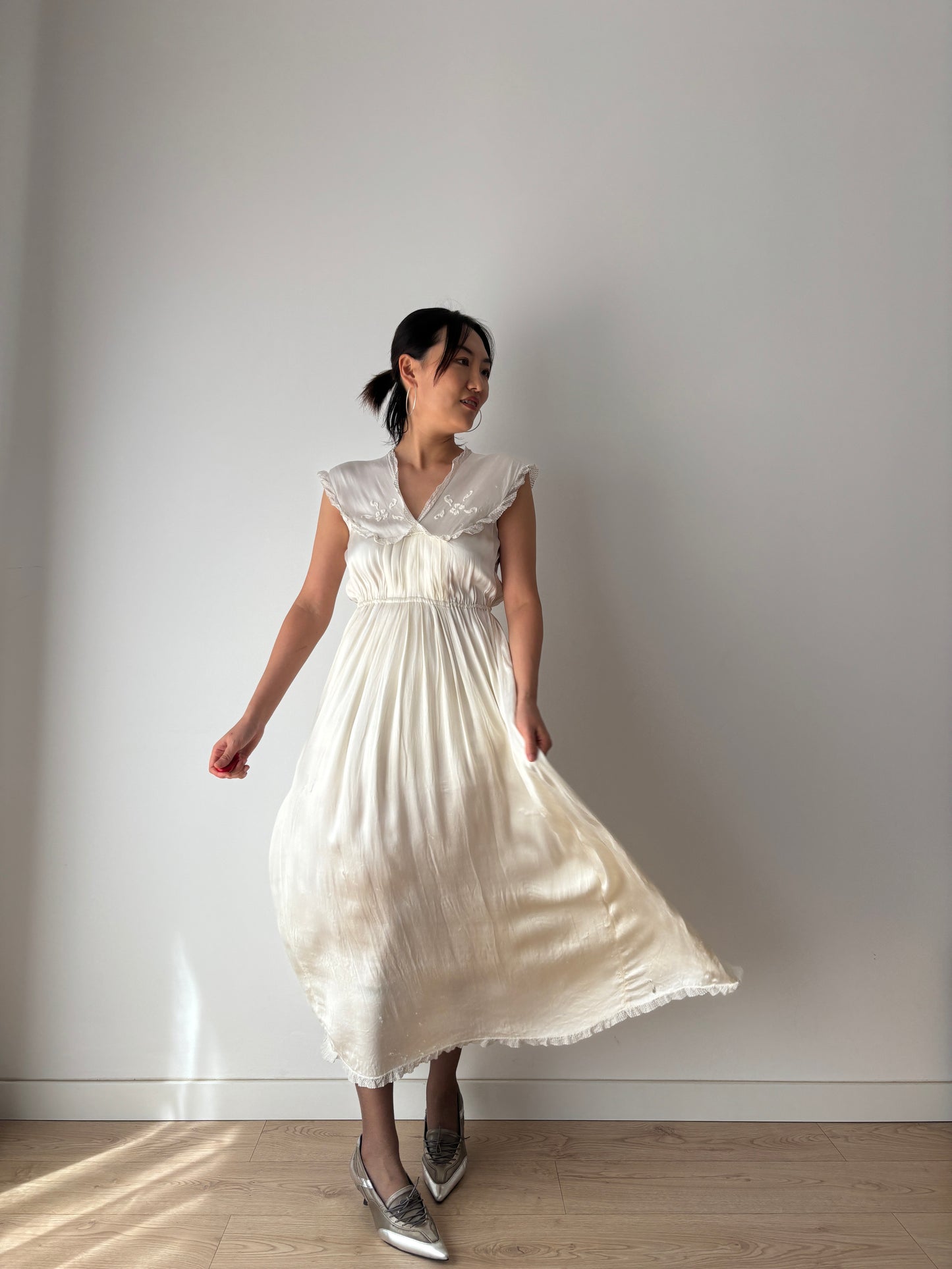 1930s–1940s Vintage Bias Cut Wedding Dress