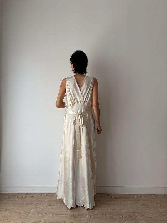 1930s Ivory Silk Satin Nightgown