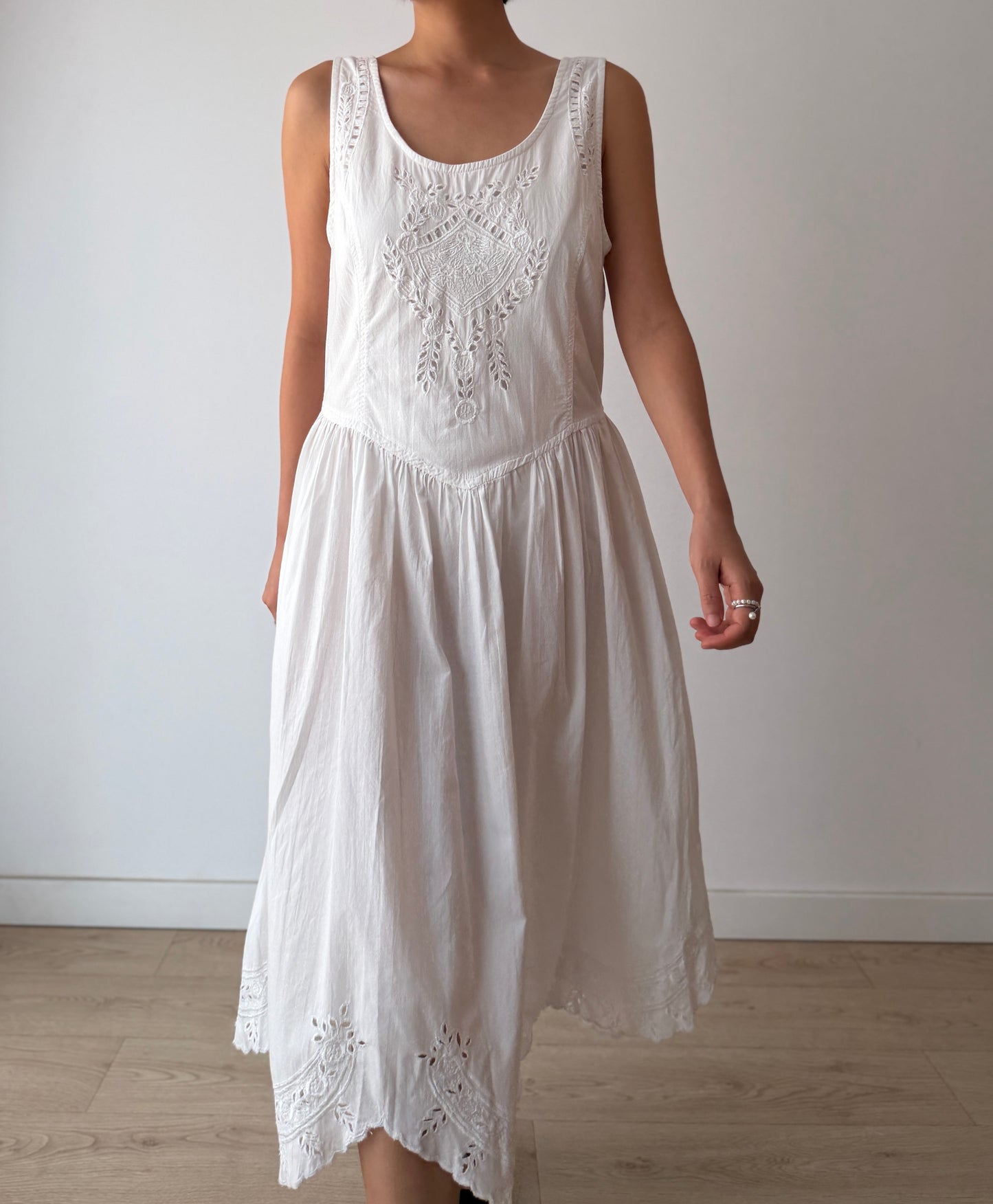 Vintage White Cotton Lace Embroidered Summer dress With Backless Bow