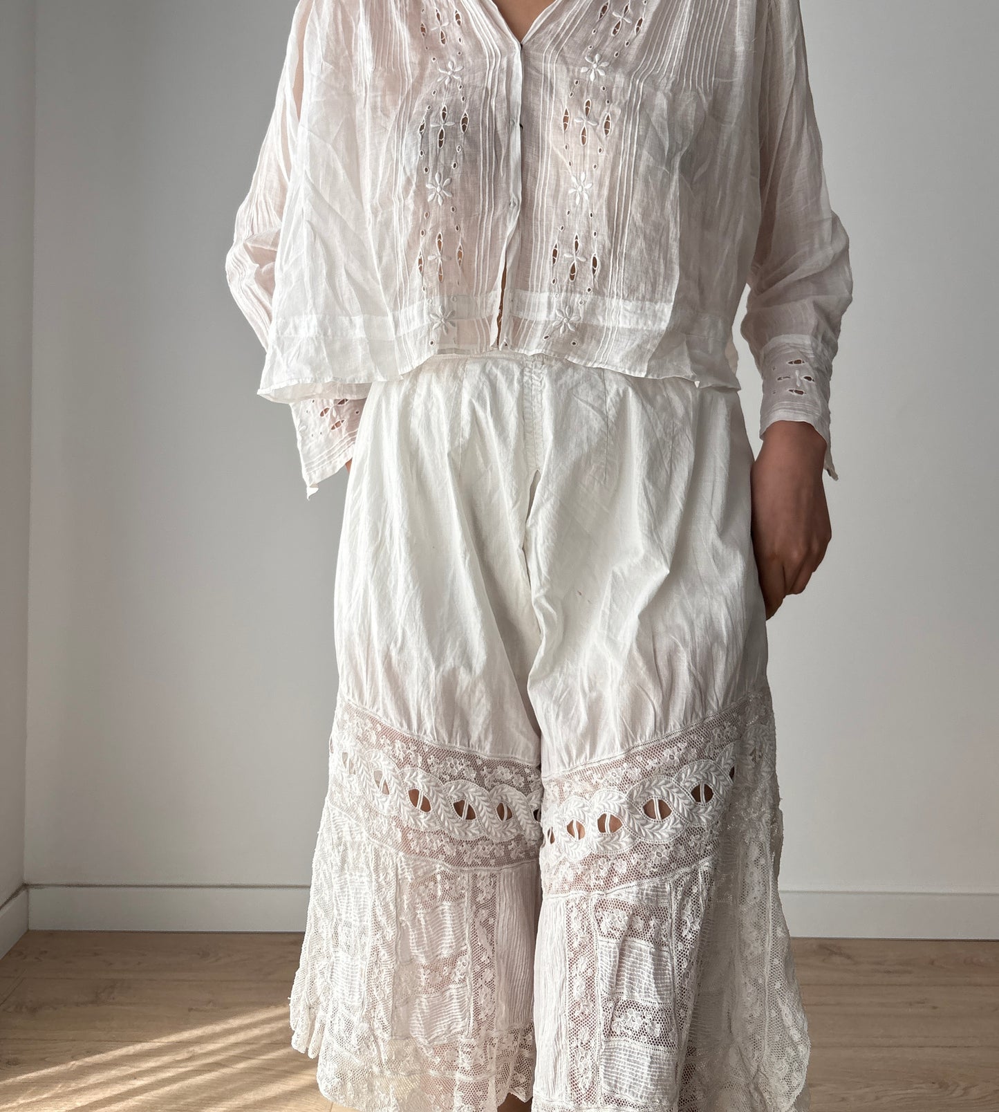 Antique 1900s Lace Renaissance Victorian Edwardian Lingerie Culottes Panties, Parisian White Knickers French Bloomers with Open Crotch