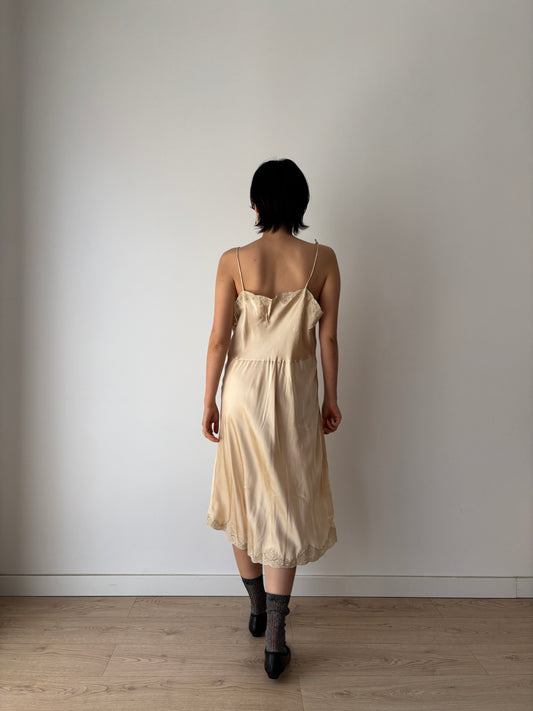 1930s heavy lace beige silk slip