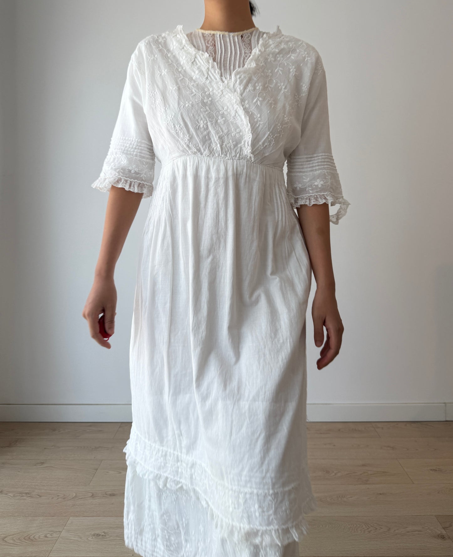 Antique 1905s 1915s Edwardian white cotton tea dress, French lace lawn dress, Romantic edwardian day dress