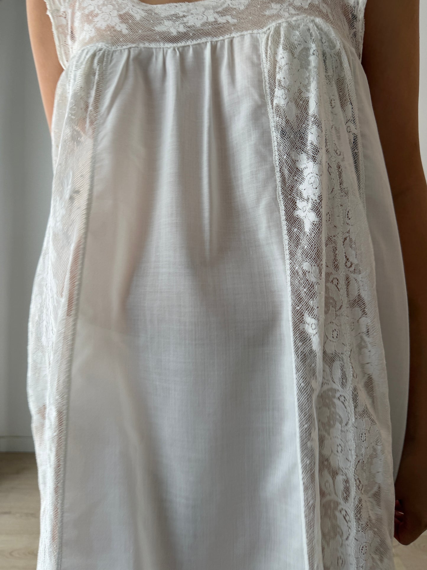 Antique Romantic White Cotton Lace Renaissance Edwardian Nightdress, Vintage French Parisian Romantic Floral Bridal Slip Dress