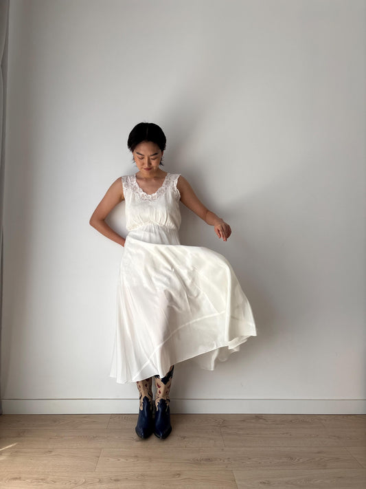 1940s 1950s Antique White 100% Satin French Lace Long Maxi dress