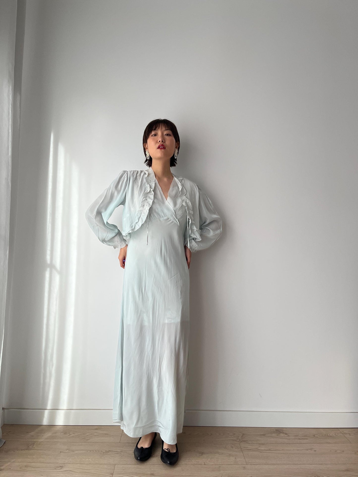 Antique 1930s 1940s floral print bias cut liquid silk satin bridal nightdress