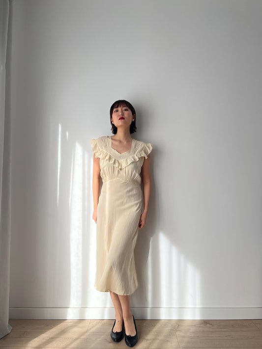 1930s Pale Yellow Silk Bias Cut Silk Chiffon Crepe Lace Hand Embroidered Nightgown