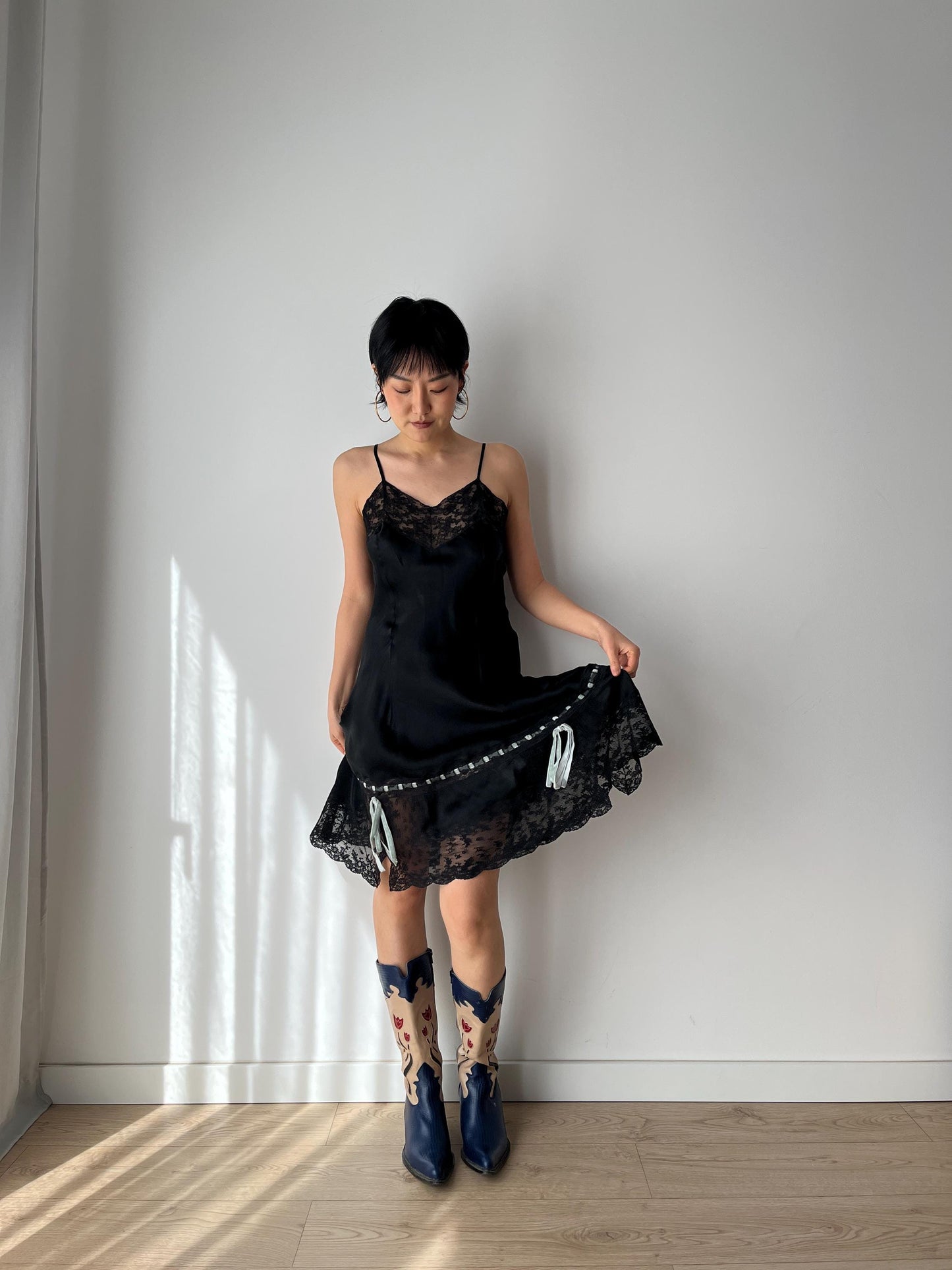 Antique romantic vintage 1930s 1940s black bow liquid satin pure silk lace art embroidered deco bridal slip