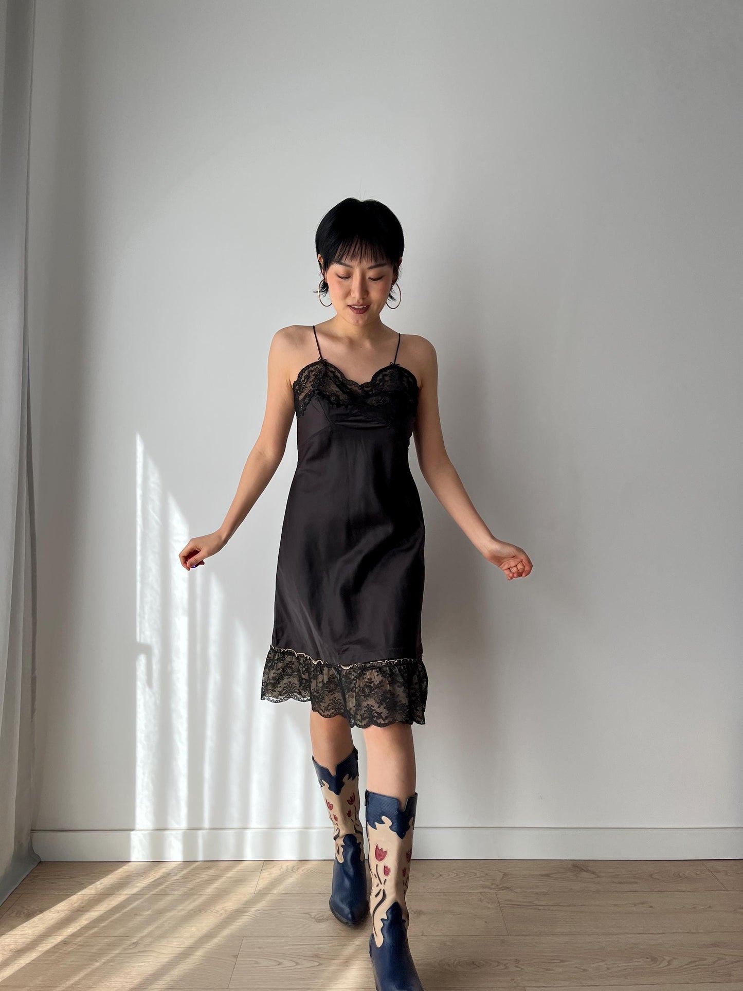 Antique vintage 1950s 1940s black liquid satin rayon lace art embroidered deco bias cut nightgown slip