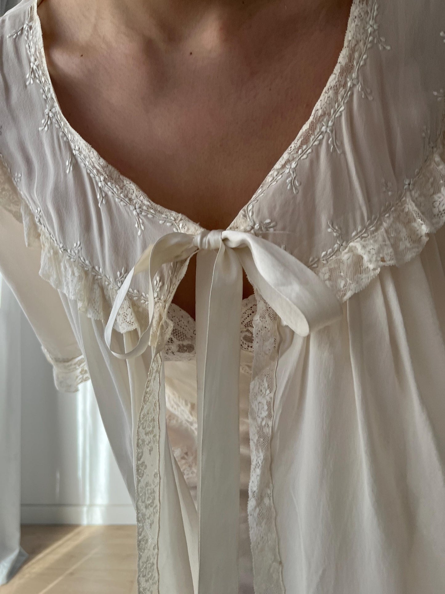 1940s 1930s white pure silk crepe antique heavy lace hand embroidered bed jacket