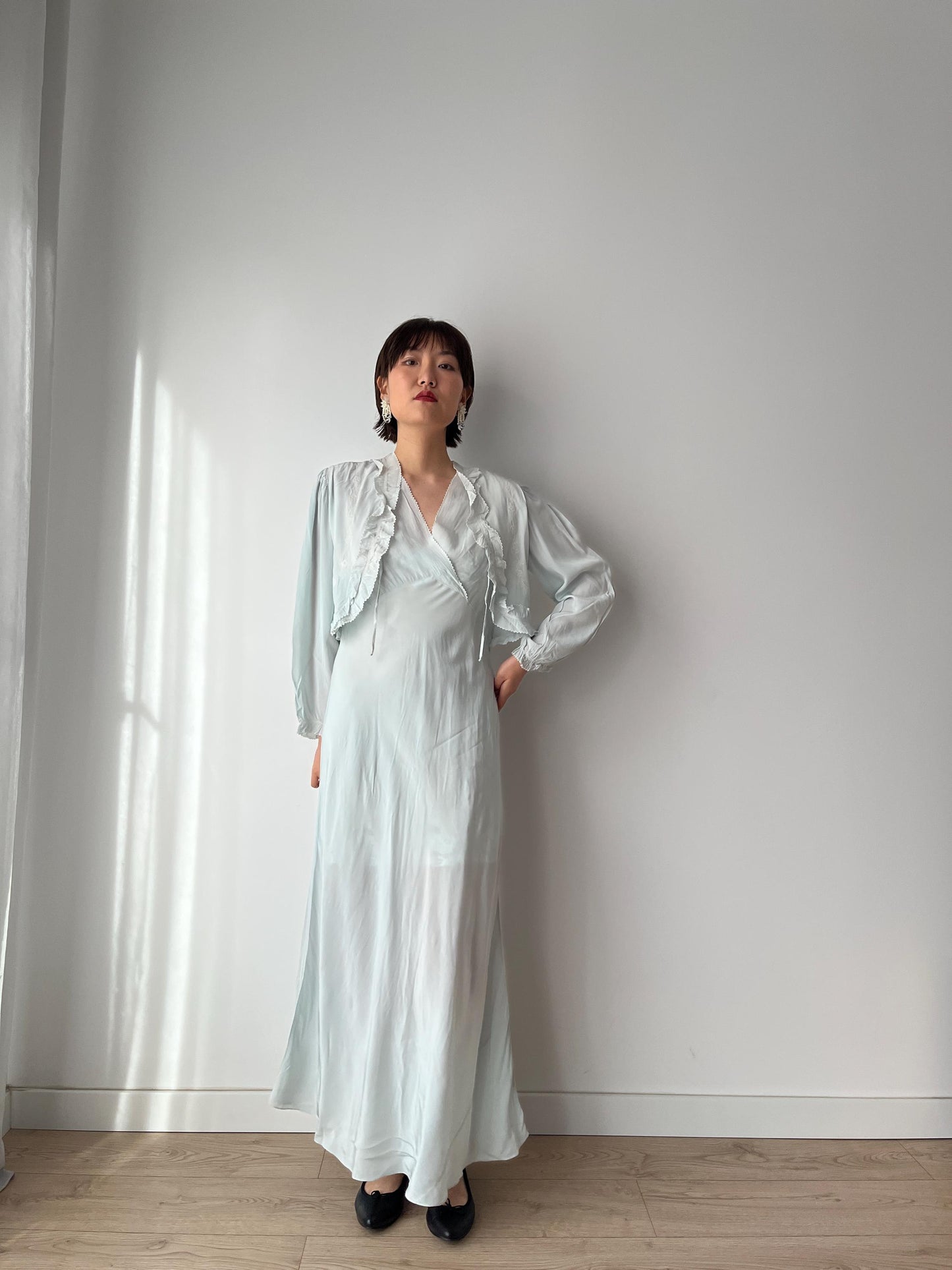 Antique 1930s 1940s floral print bias cut liquid silk satin bridal nightdress