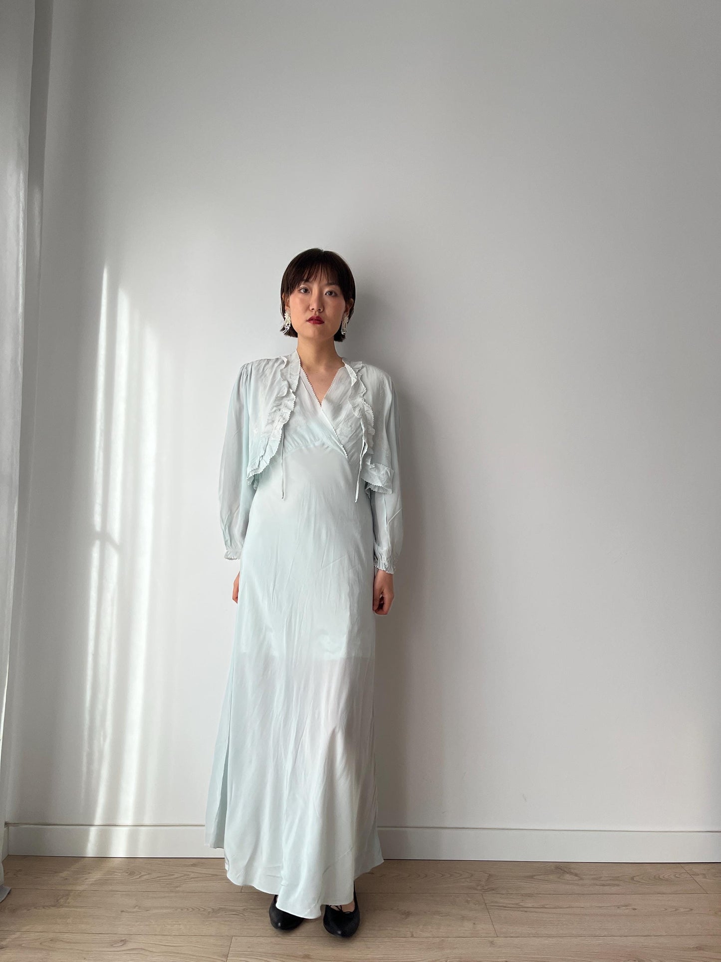 Antique 1930s 1940s floral print bias cut liquid silk satin bridal nightdress