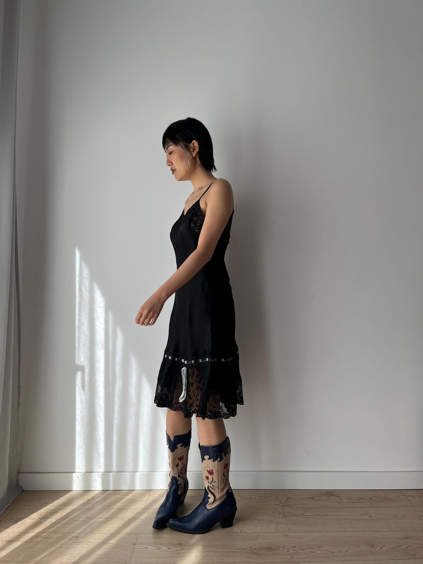 Antique romantic vintage 1930s 1940s black bow liquid satin pure silk lace art embroidered deco bridal slip