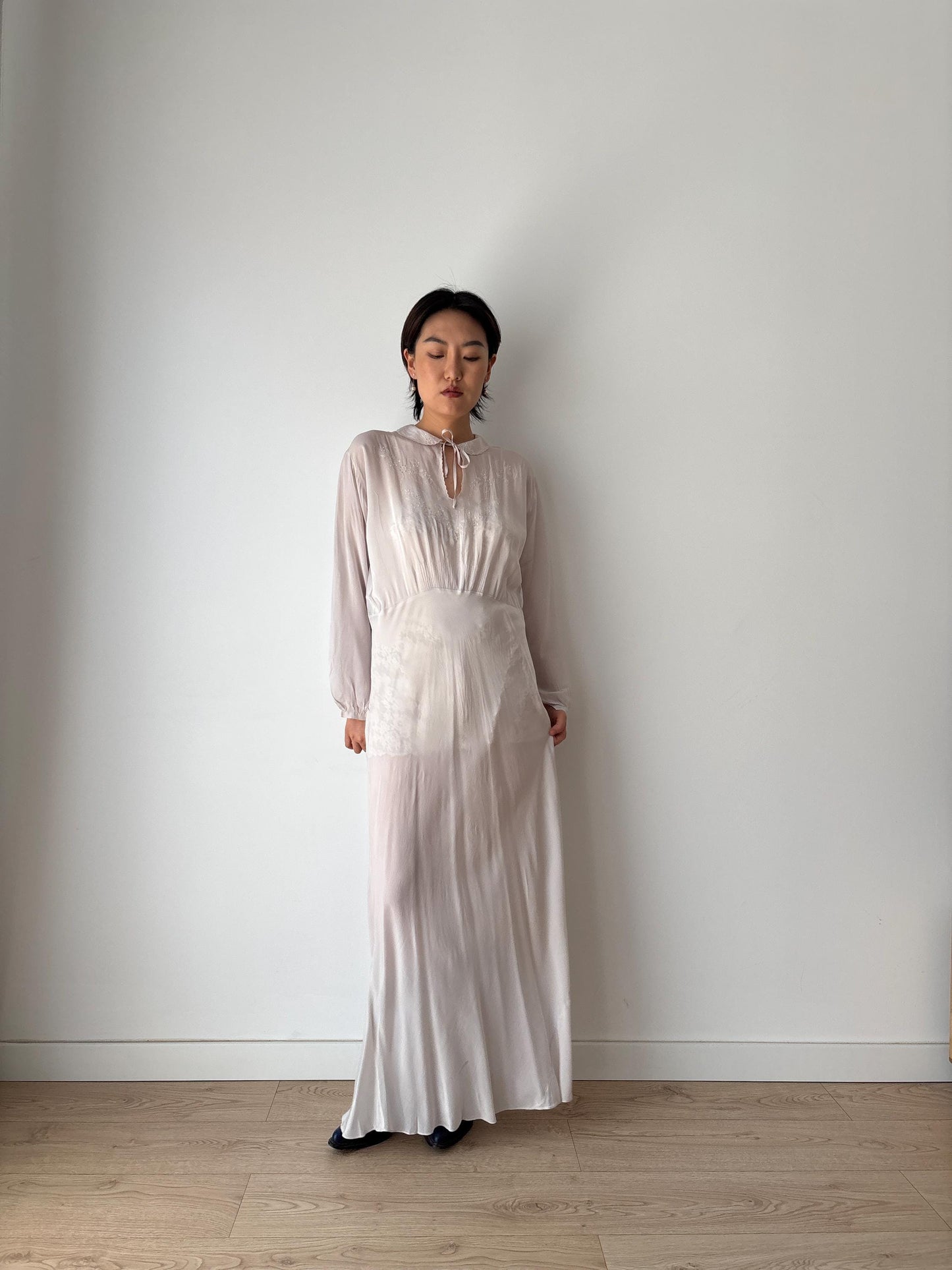 Antique 1930s bias cut liquid pure silk chiffon crepe romantic nightdress