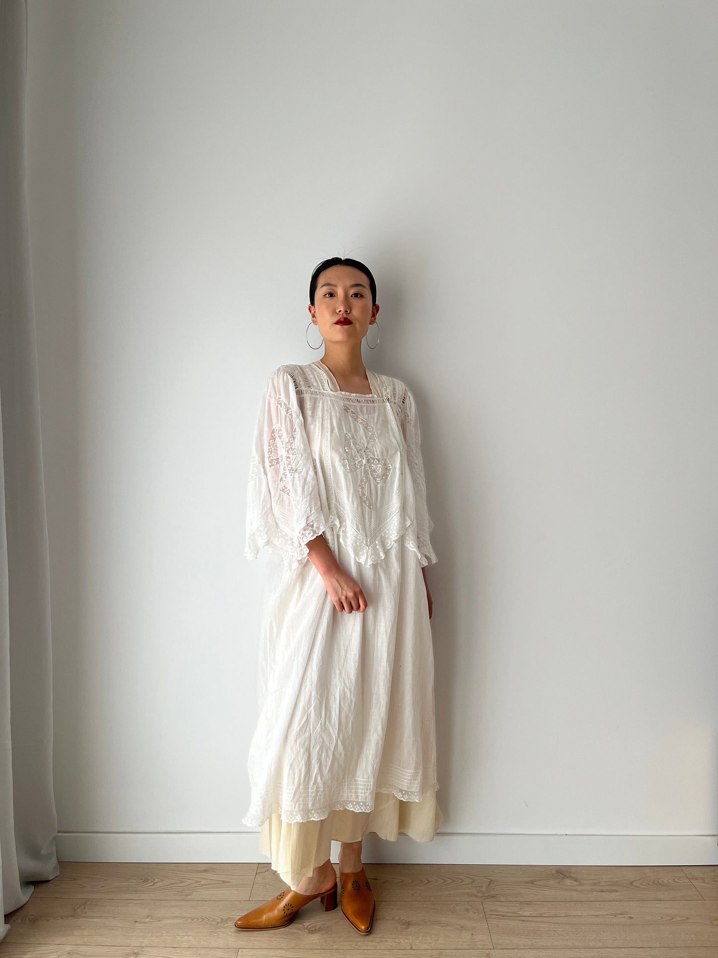 Antique 1800s Lace Renaissance Victorian Nightgown, Vintage French Parisian Maid Lace Floral Nightdress