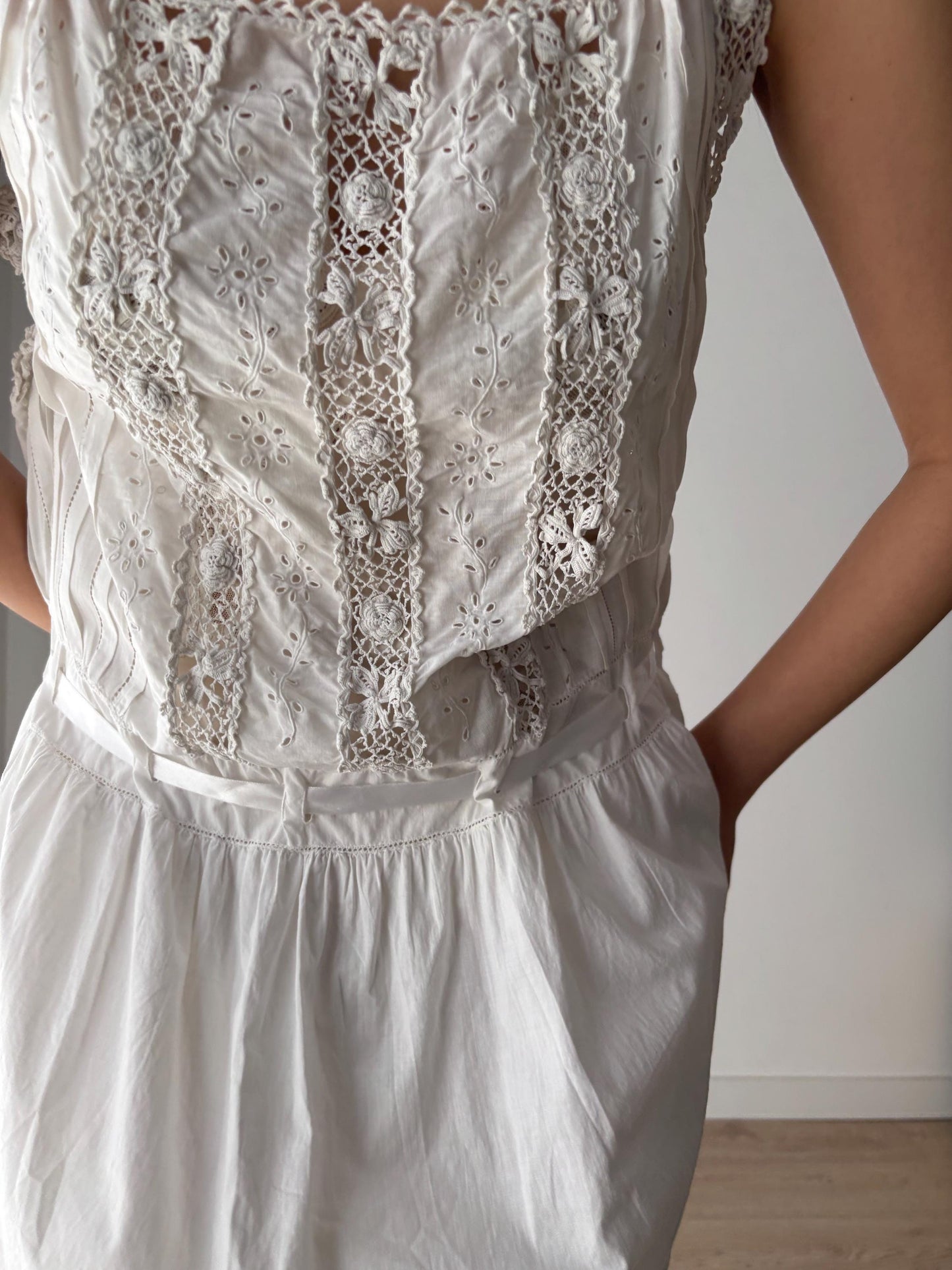 1910s 1900s style Antique White Cotton Edwardian Victorian Lace Slip dress
