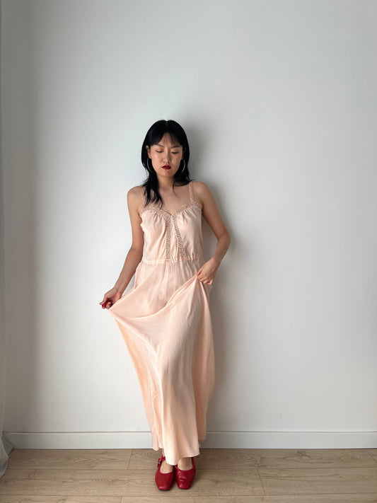 1940s Pale Pink Pure Silk Lace Crepe Bias Cut Blue Applique Embroidered Lingeriedress