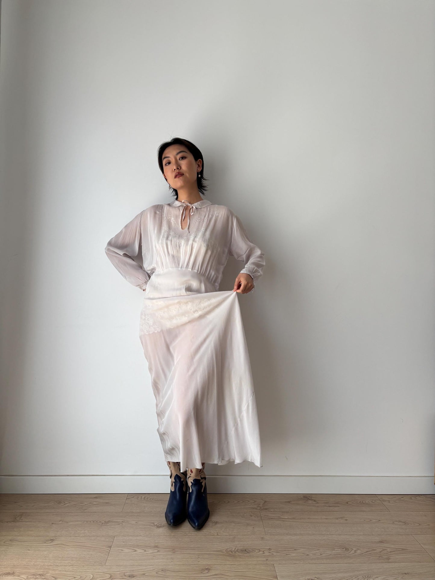 Antique 1930s bias cut liquid pure silk chiffon crepe romantic nightdress