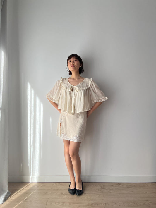 1940s 1930s white pure silk crepe antique heavy lace hand embroidered bed jacket