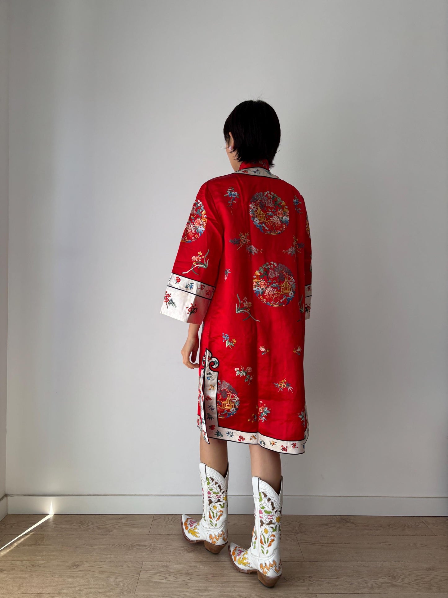 Vintage 1950s Chinese Silk Rayon Flower Hand Embroidered Cheongsam Pajama Jacket