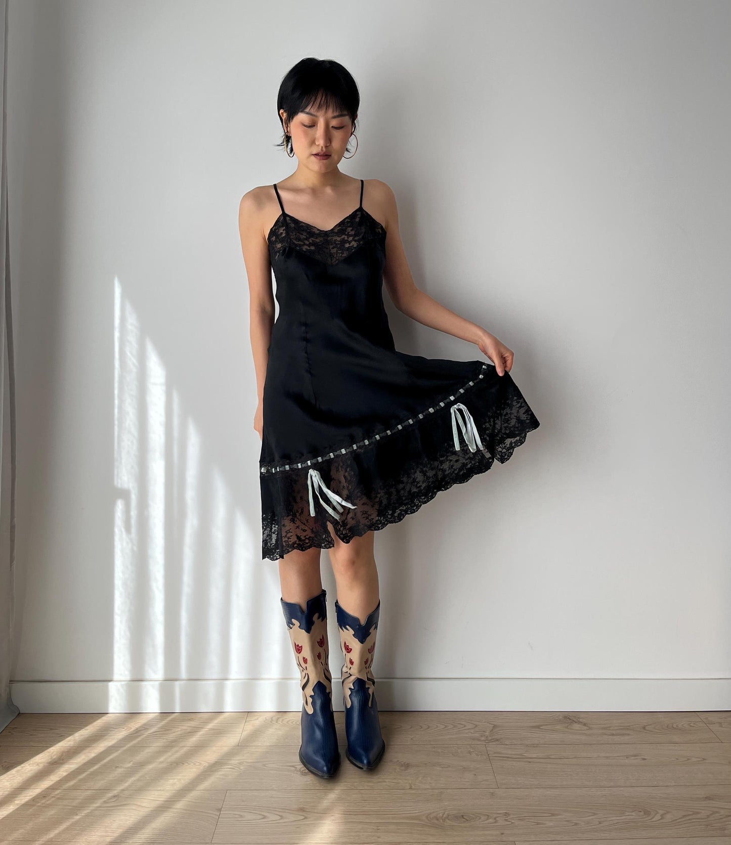 Antique romantic vintage 1930s 1940s black bow liquid satin pure silk lace art embroidered deco bridal slip