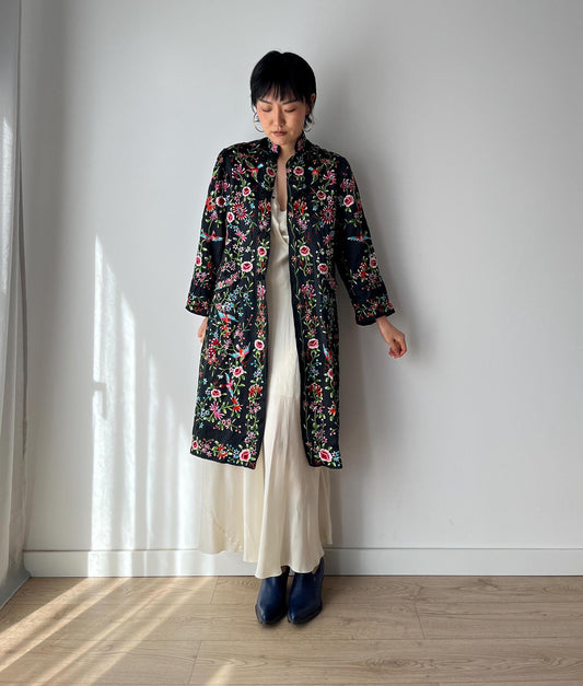 Vintage 1940s Chinese Silk Rayon Flower Hand Embroidered Cheongsam Pajama Jacket