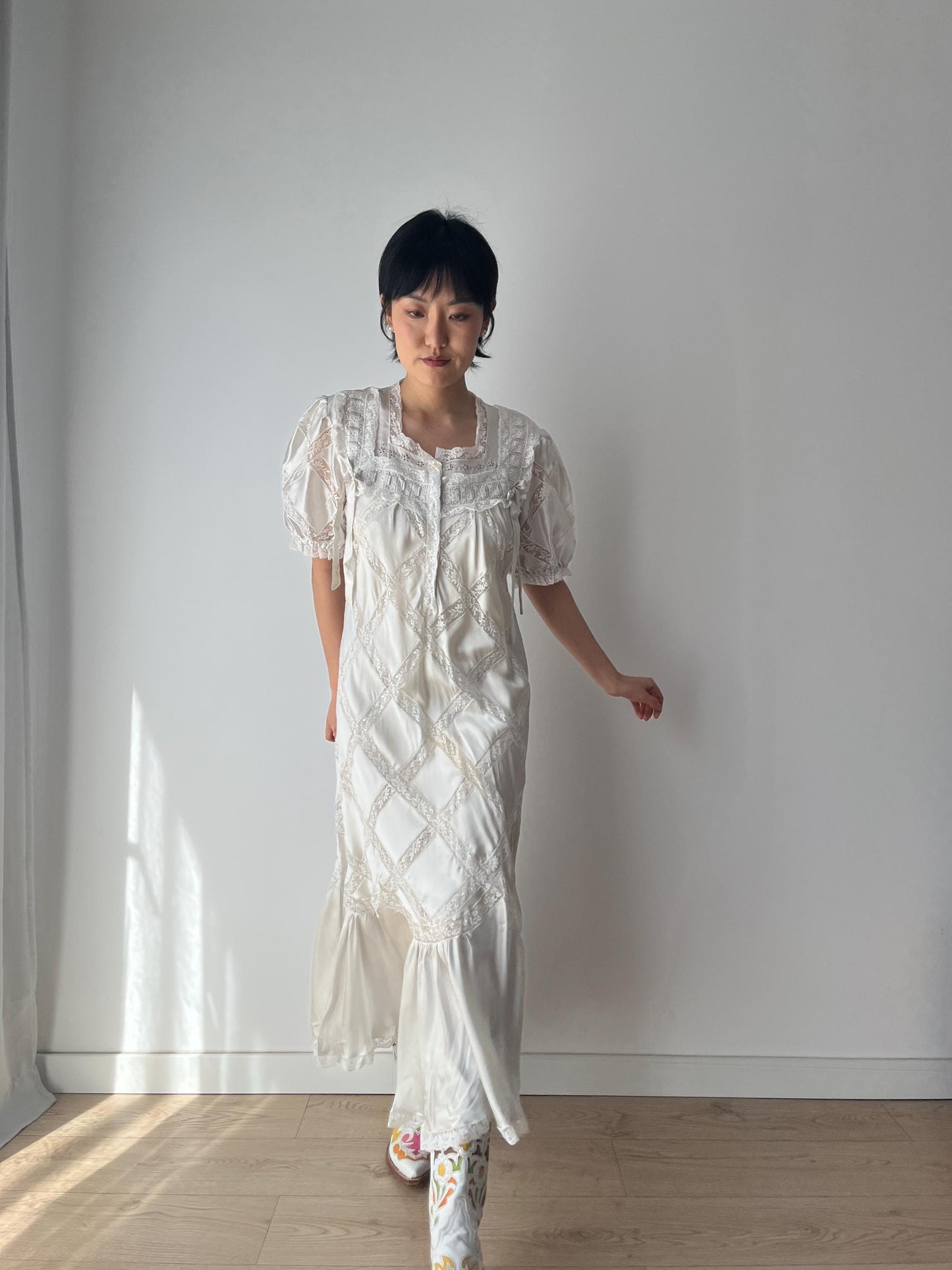 1950s Vintage Pale Pink White Pure Silk Heavy Lace Nightgown Lingerie Dress