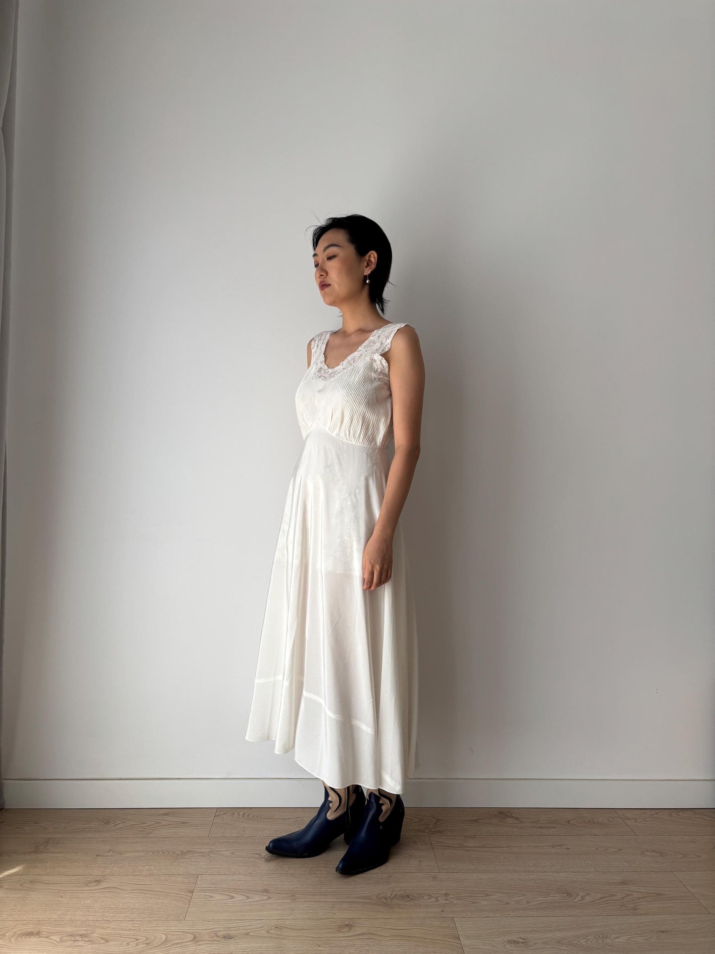 1940s 1950s Antique White 100% Satin French Lace Long Maxi dress