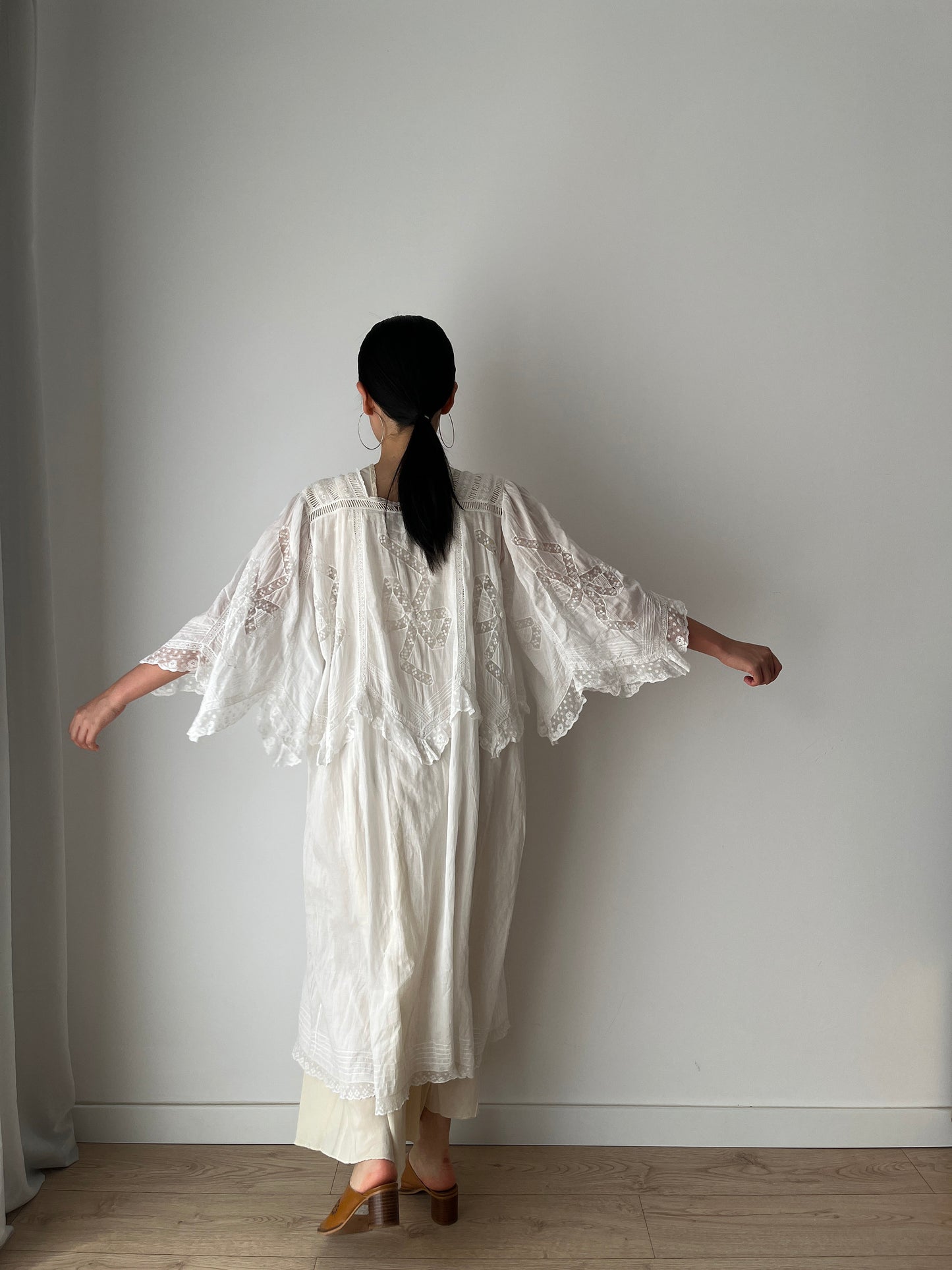 Antique 1800s Lace Renaissance Victorian Nightgown, Vintage French Parisian Maid Lace Floral Nightdress