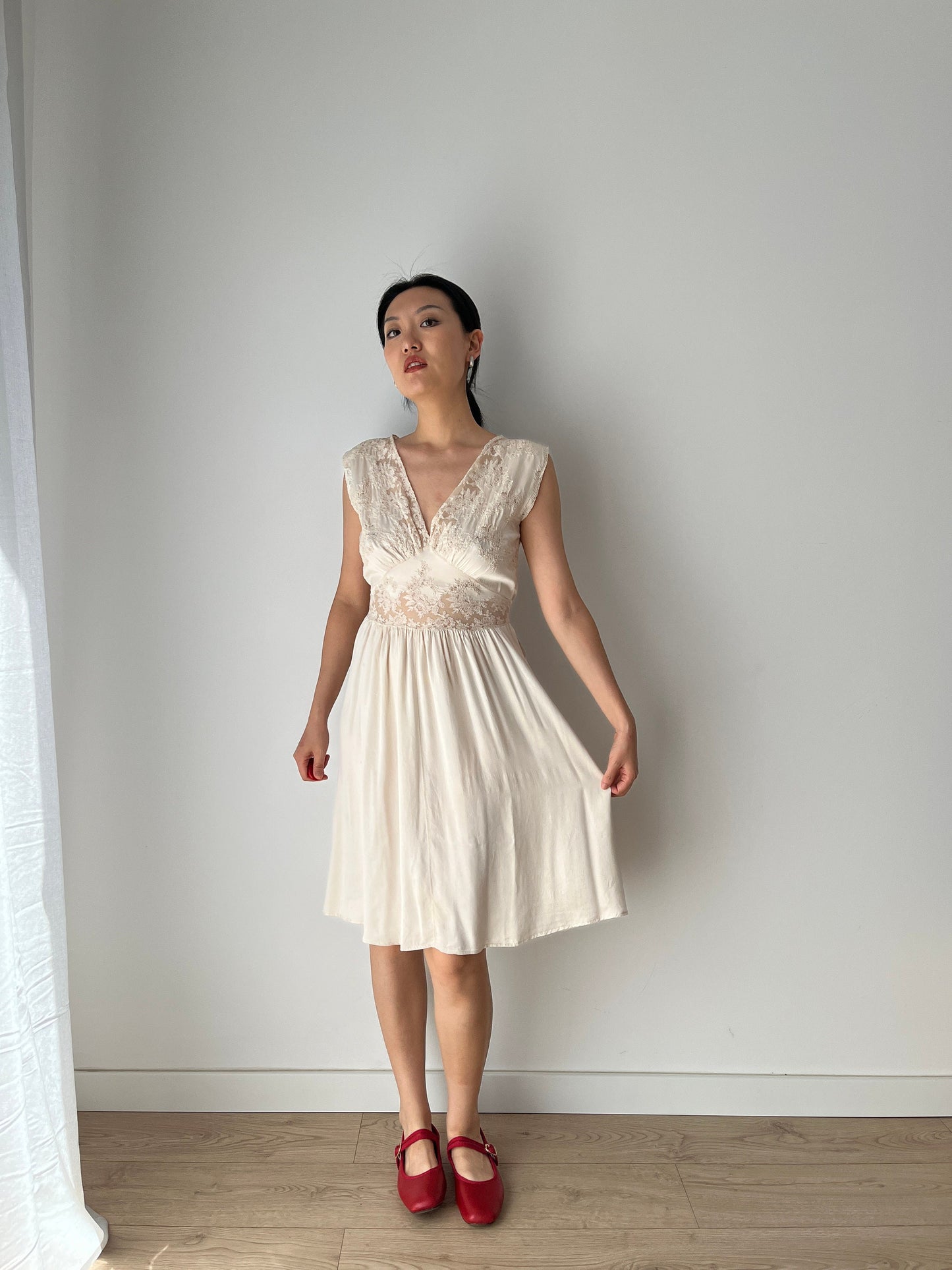 1930s Antique Beige White Lace Liquid Silk Satin Slip dress