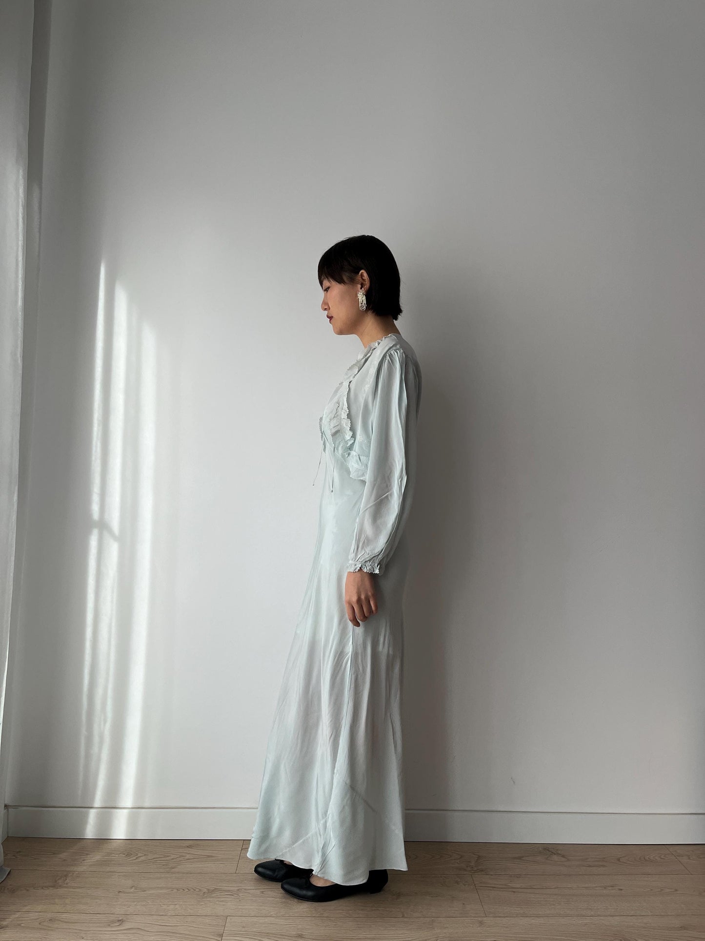 Antique 1930s 1940s floral print bias cut liquid silk satin bridal nightdress