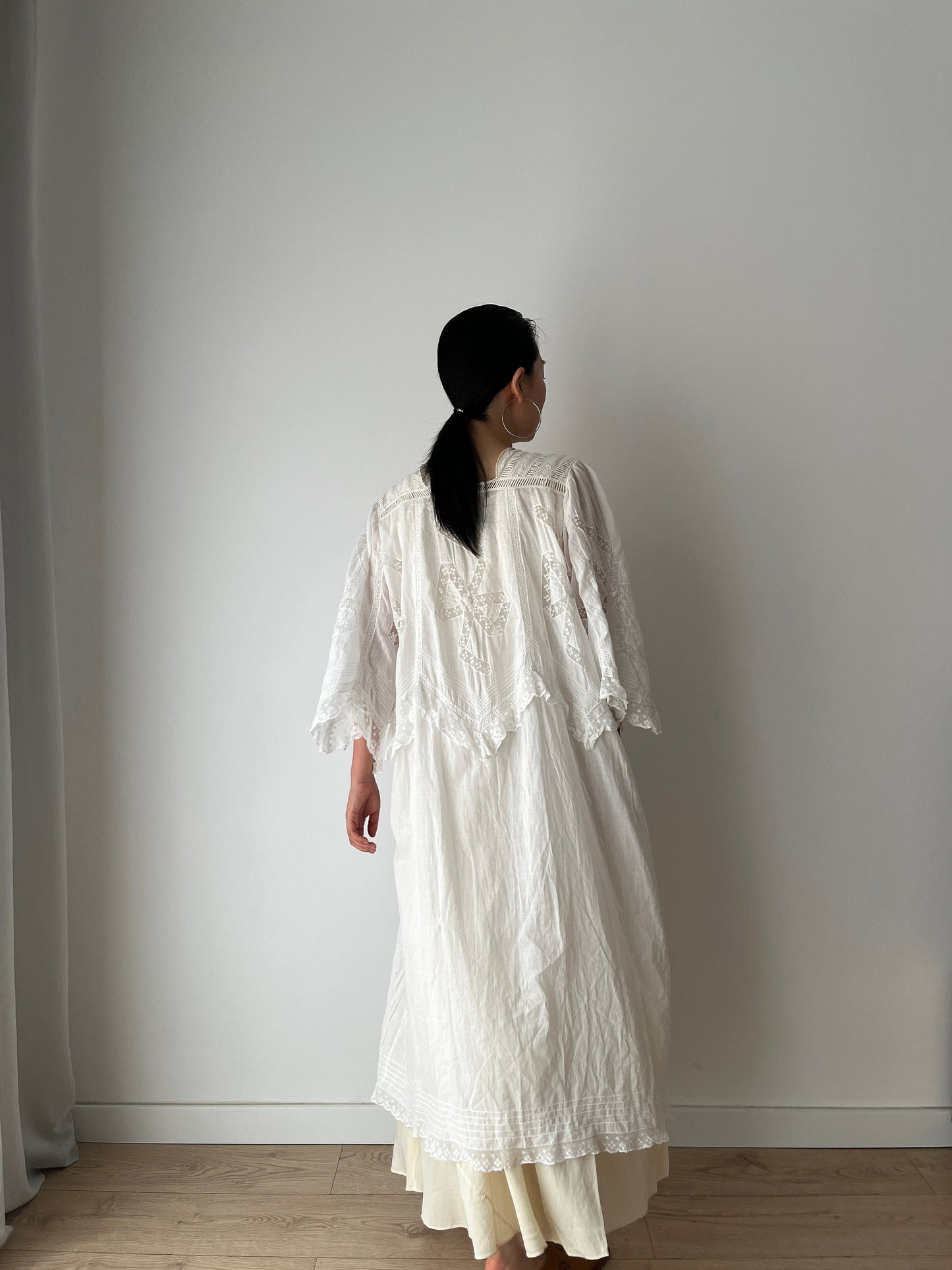 Antique 1800s Lace Renaissance Victorian Nightgown, Vintage French Parisian Maid Lace Floral Nightdress