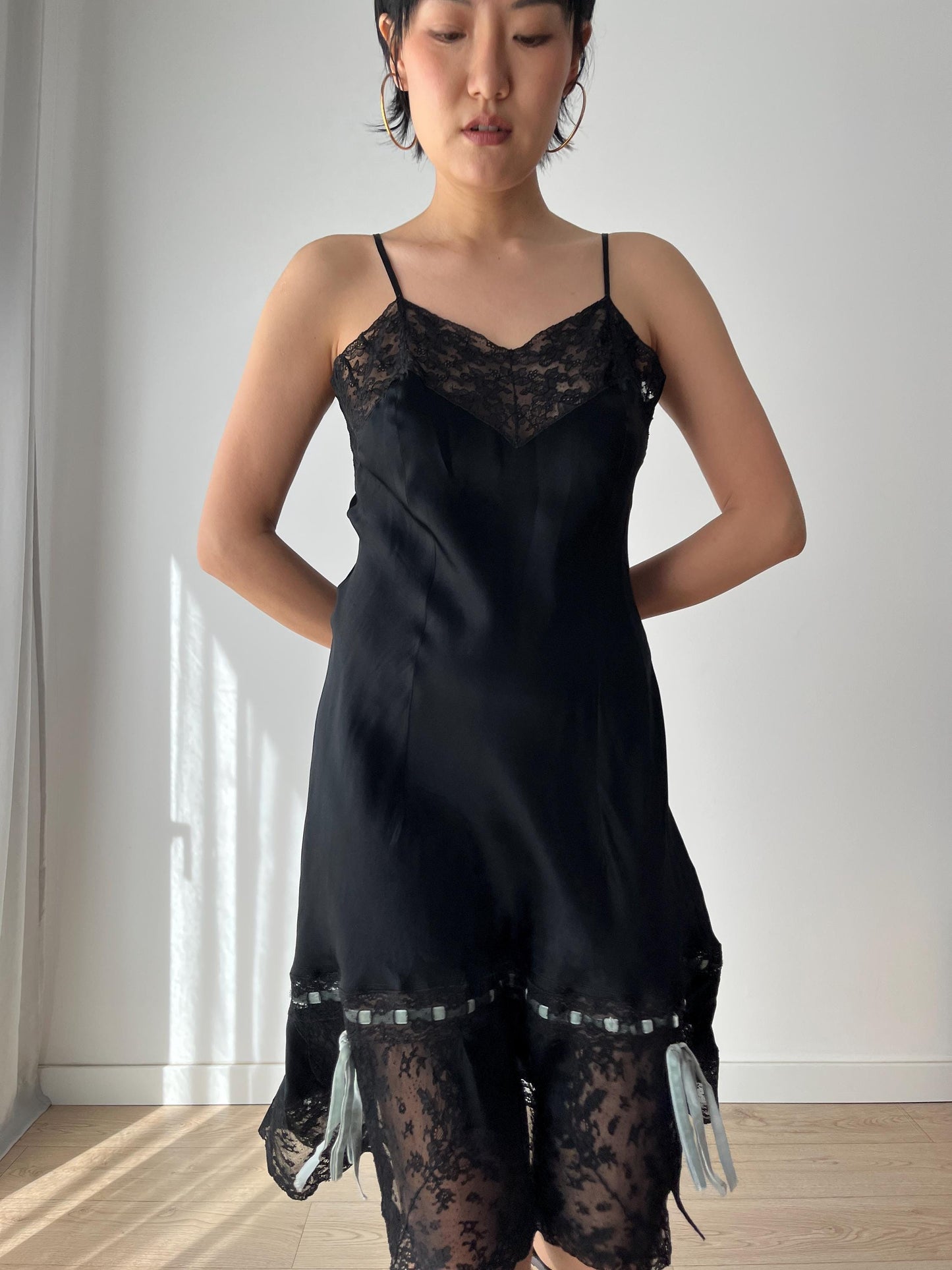 Antique romantic vintage 1930s 1940s black bow liquid satin pure silk lace art embroidered deco bridal slip