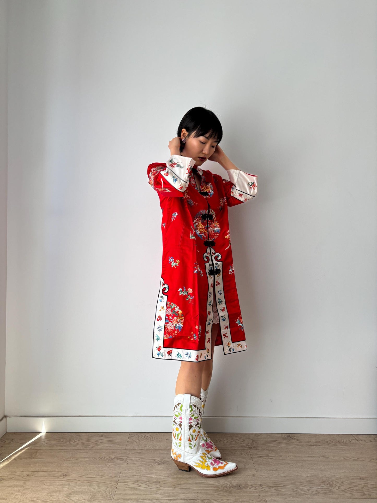 Vintage 1950s Chinese Silk Rayon Flower Hand Embroidered Cheongsam Pajama Jacket