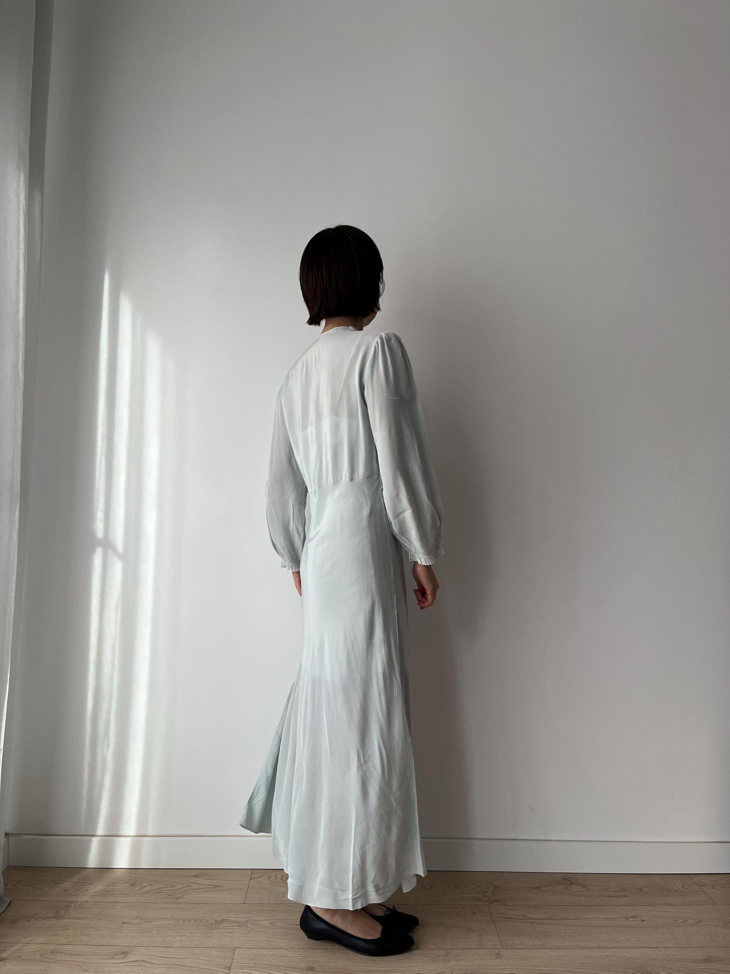 Antique 1930s 1940s floral print bias cut liquid silk satin bridal nightdress