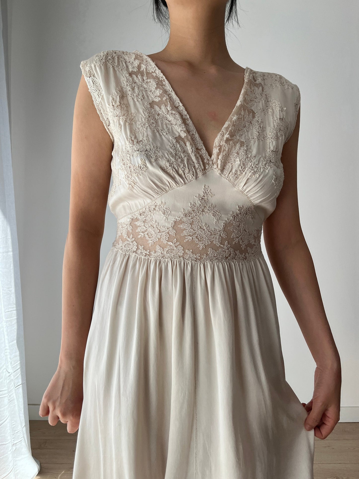 1930s Antique Beige White Lace Liquid Silk Satin Slip dress