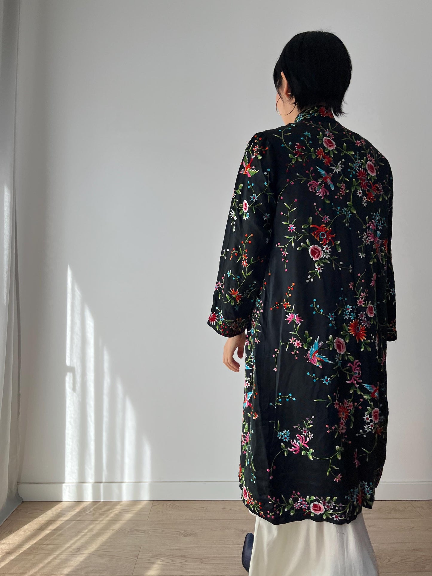 Vintage 1940s Chinese Silk Rayon Flower Hand Embroidered Cheongsam Pajama Jacket