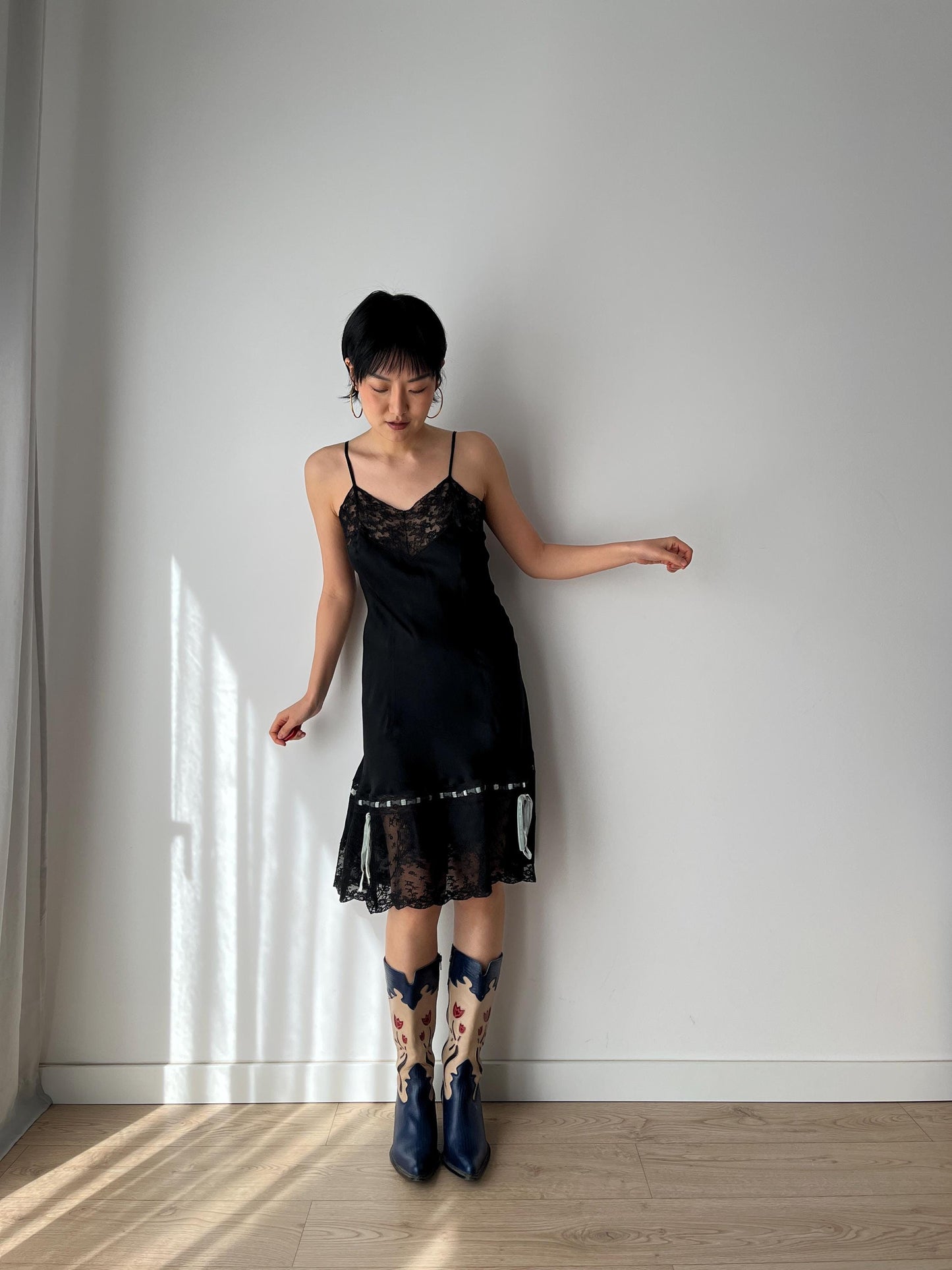 Antique romantic vintage 1930s 1940s black bow liquid satin pure silk lace art embroidered deco bridal slip