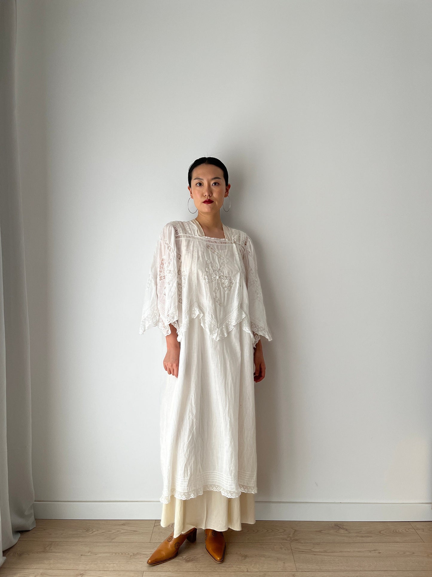 Antique 1800s Lace Renaissance Victorian Nightgown, Vintage French Parisian Maid Lace Floral Nightdress