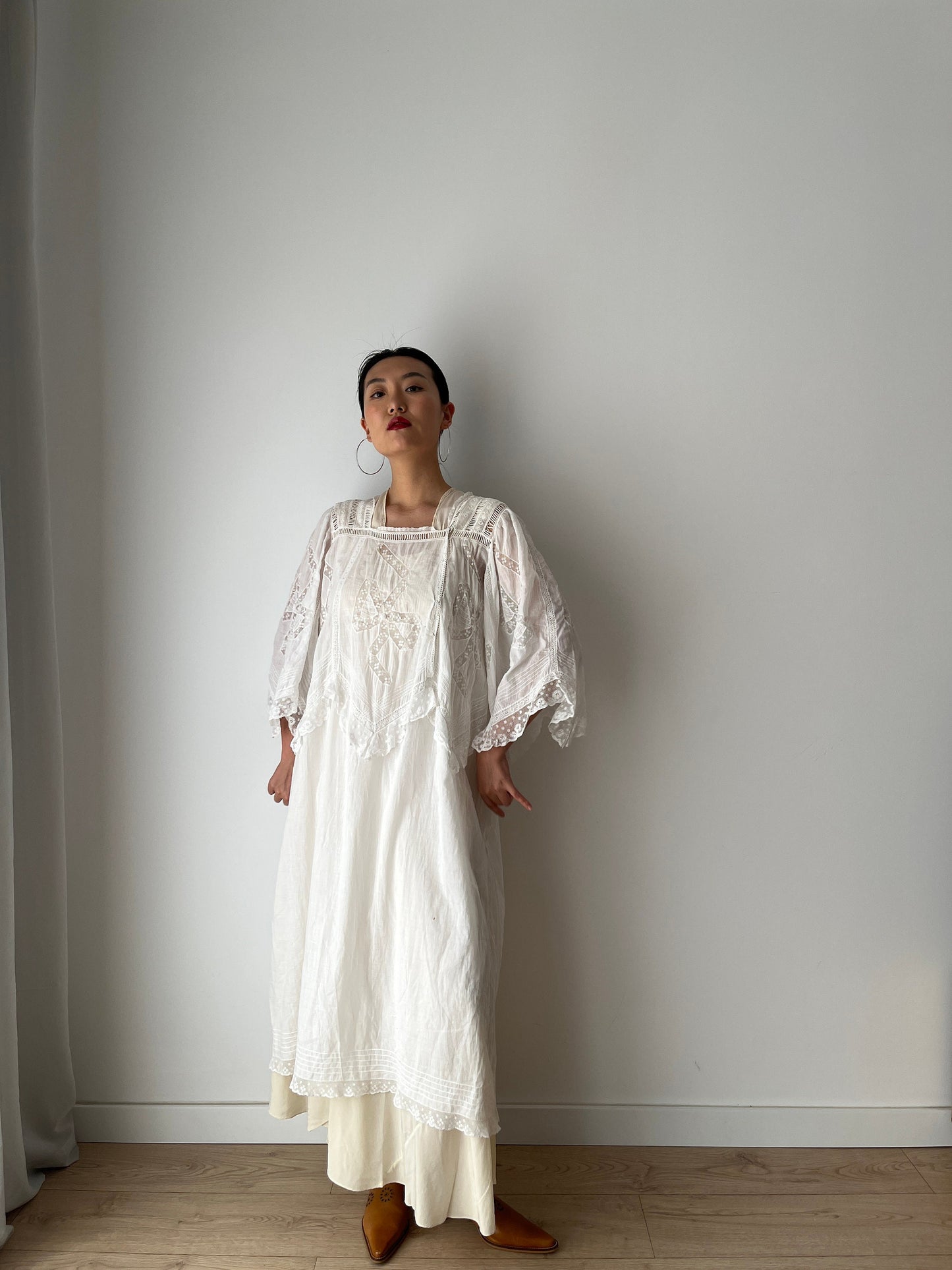 Antique 1800s Lace Renaissance Victorian Nightgown, Vintage French Parisian Maid Lace Floral Nightdress