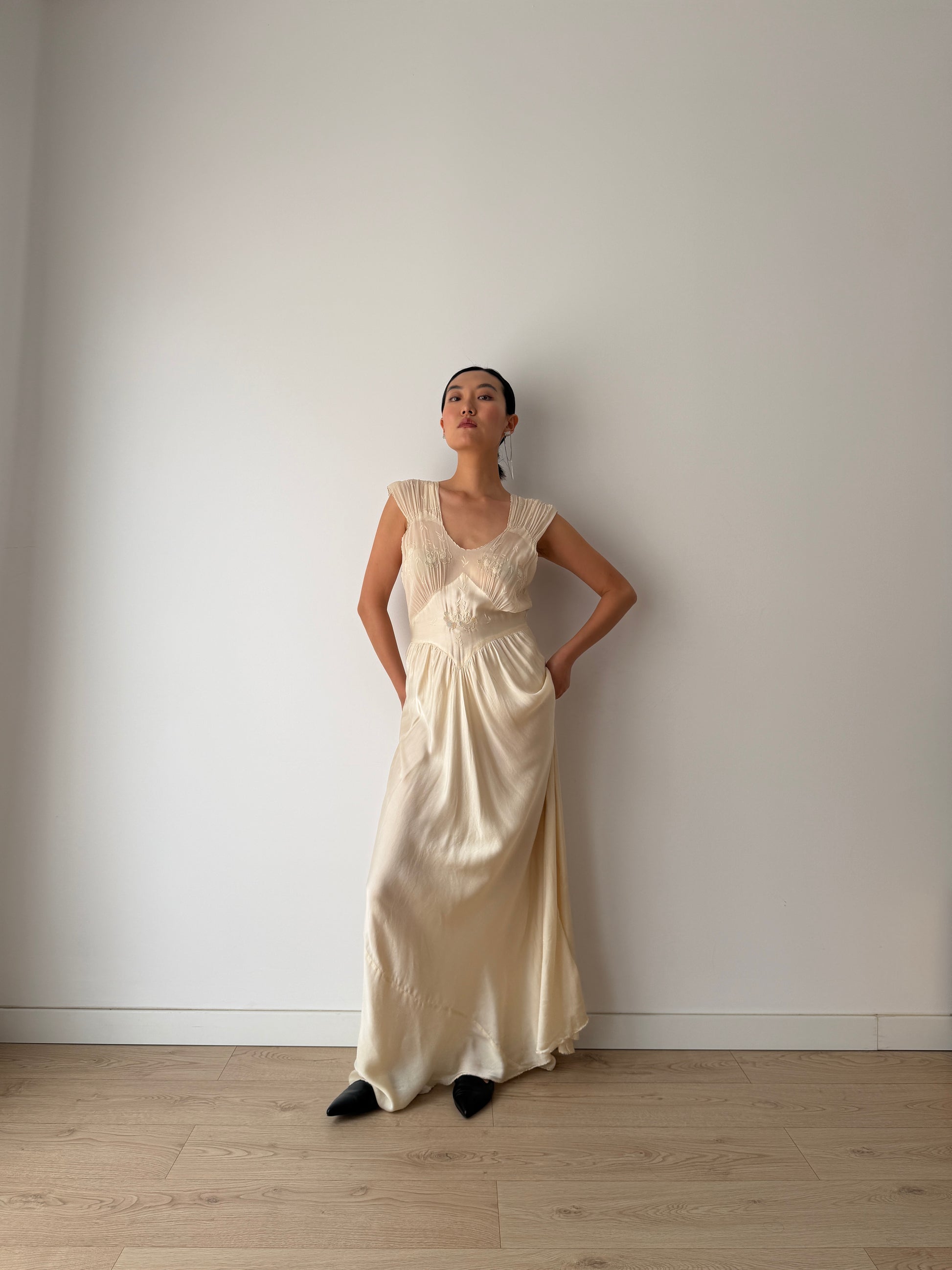 1930s Pure Silk Lace Appliqué French Wedding Dress, Bias Cut Bridal Sl – shikivintage