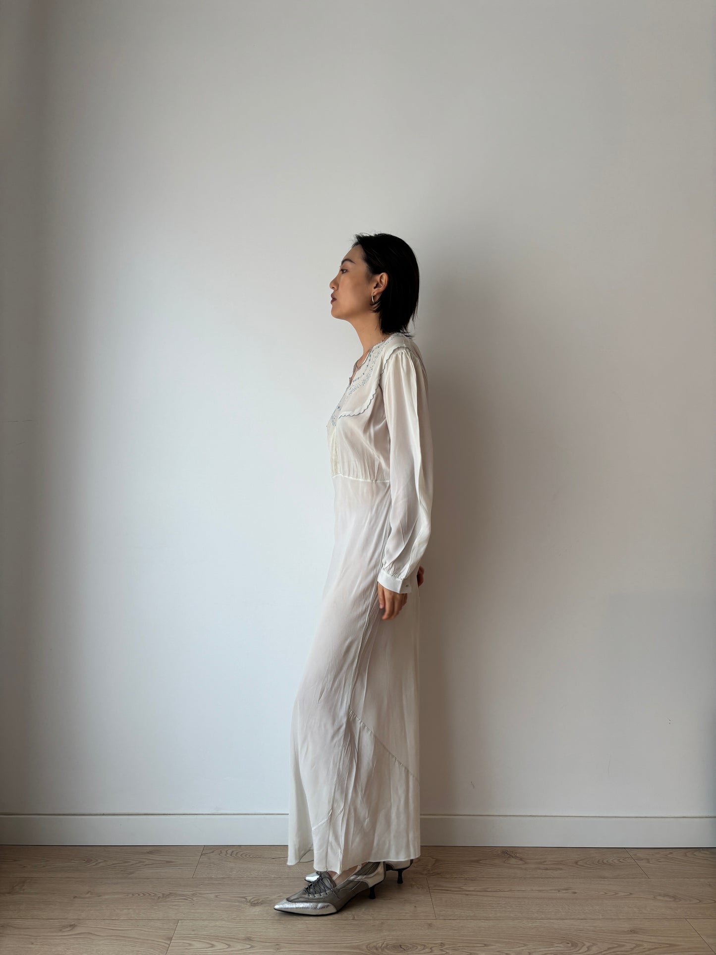 Antique 1930s bias cut pure silk crepe romantic long sleeve nightgown,