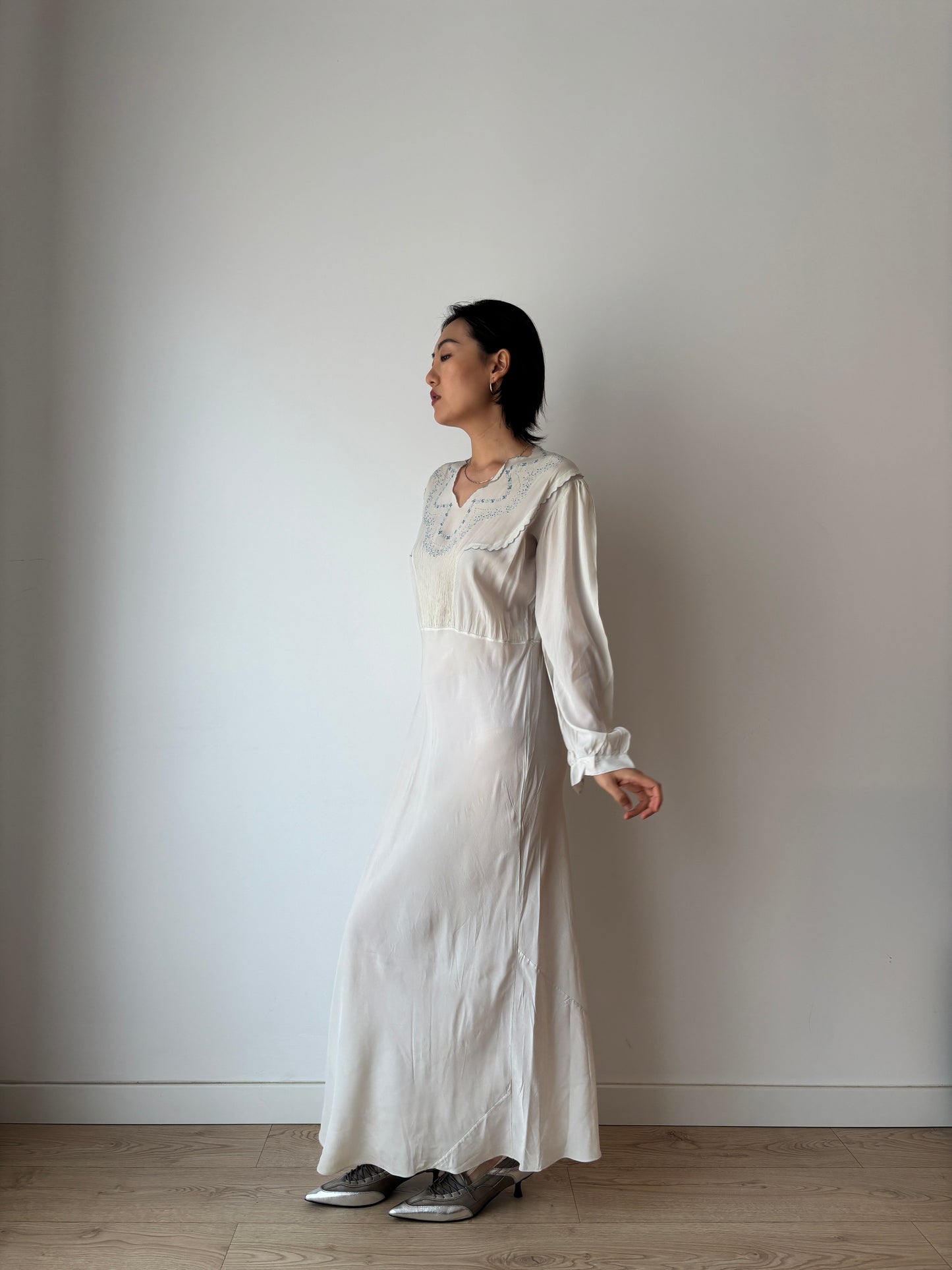 Antique 1930s bias cut pure silk crepe romantic long sleeve nightgown,