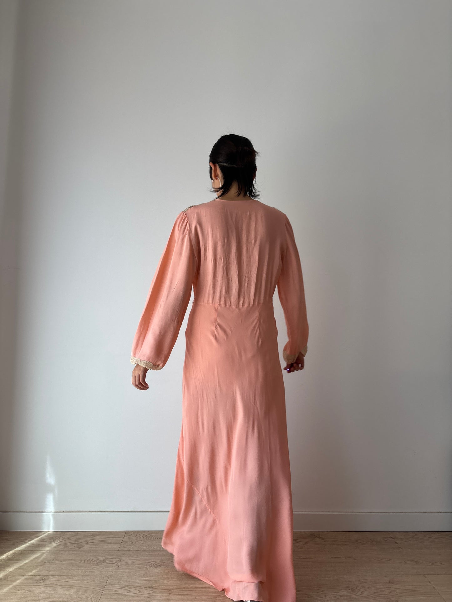Antique 1930s peach pink bias cut liquid silk nightdress