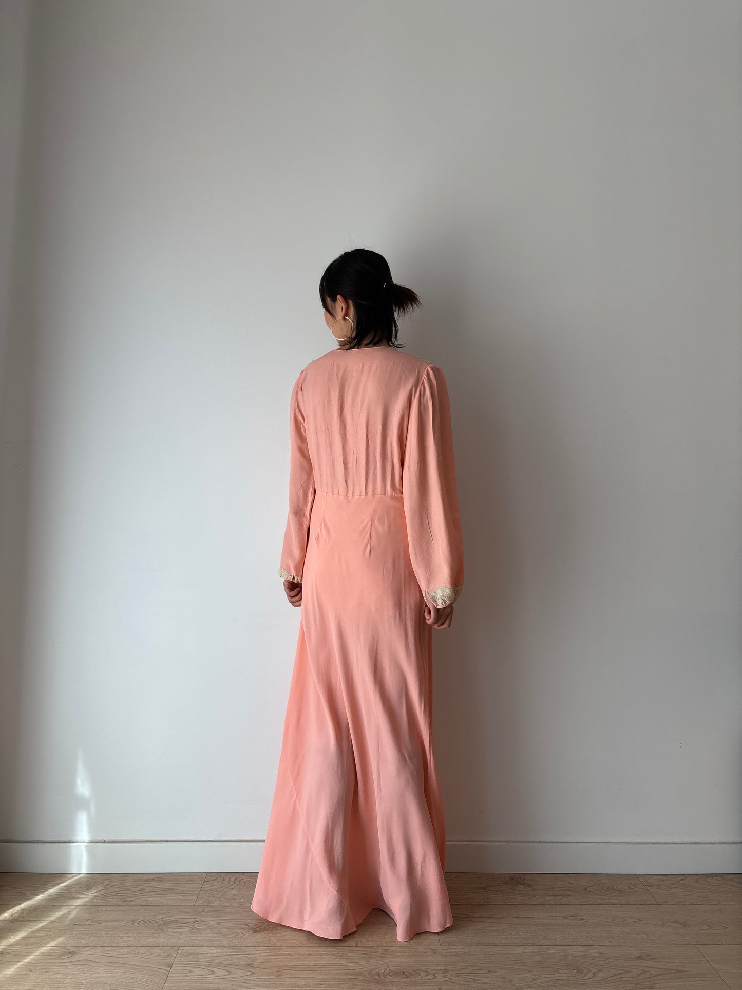 Antique 1930s peach pink bias cut liquid silk nightdress