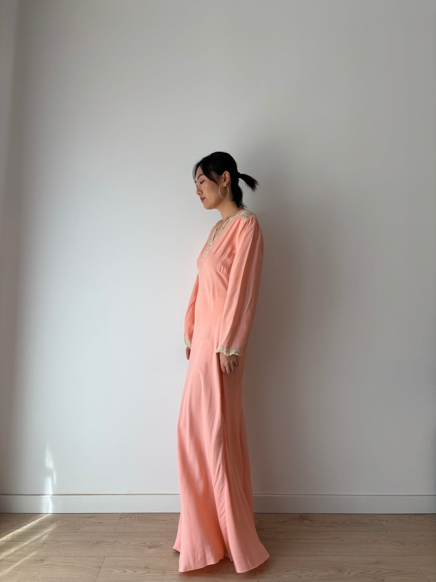 Antique 1930s peach pink bias cut liquid silk nightdress