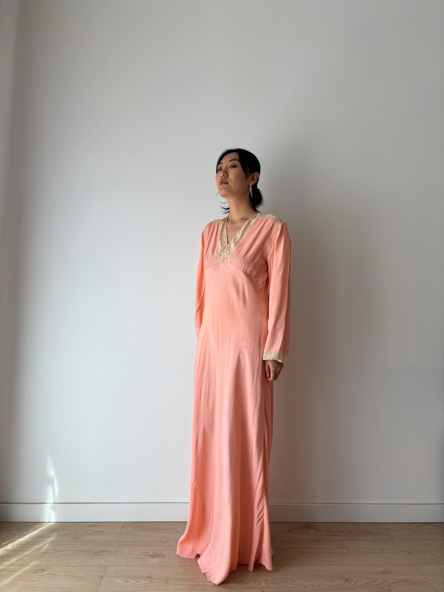 Antique 1930s peach pink bias cut liquid silk nightdress