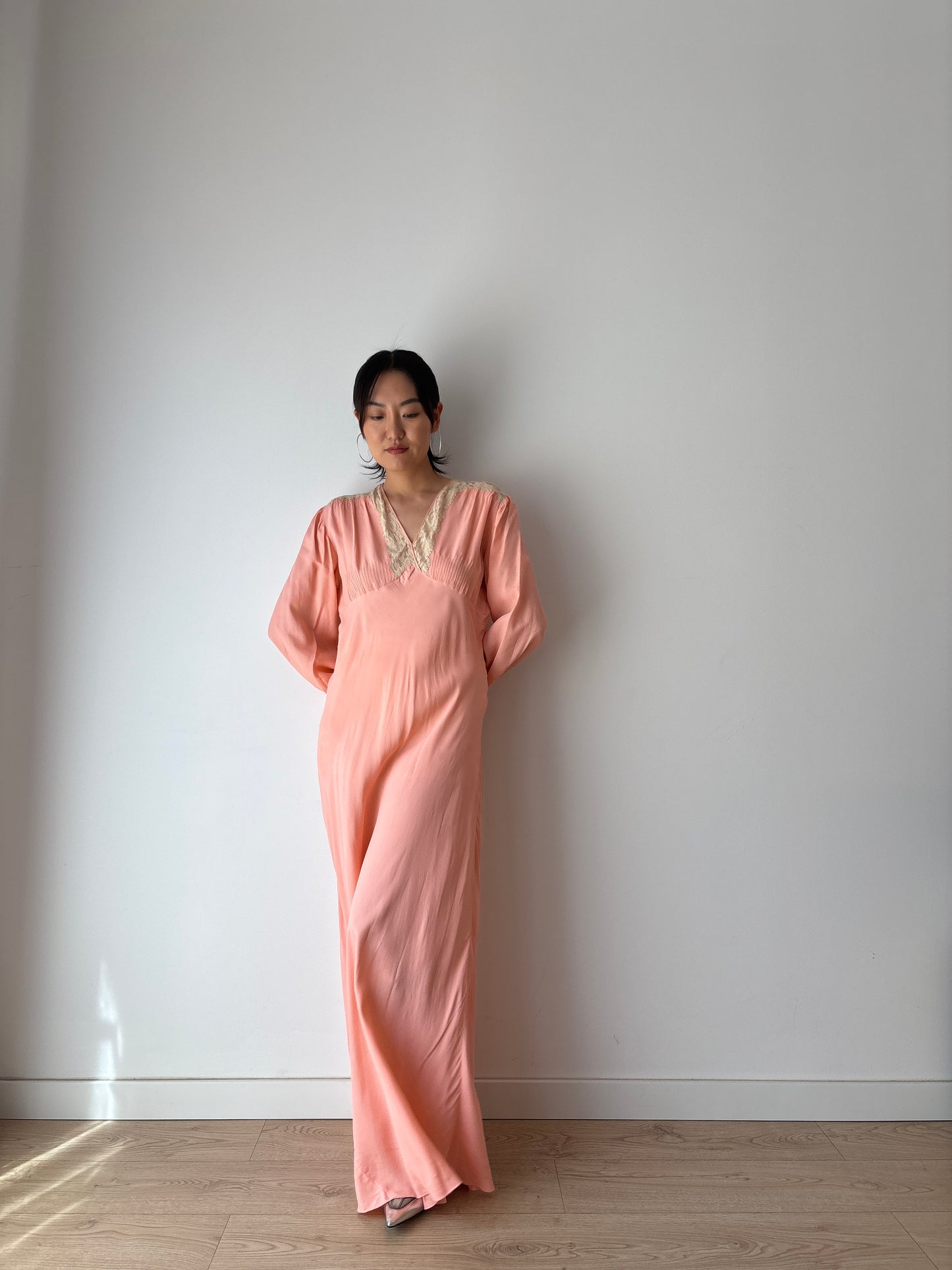 Antique 1930s peach pink bias cut liquid silk nightdress