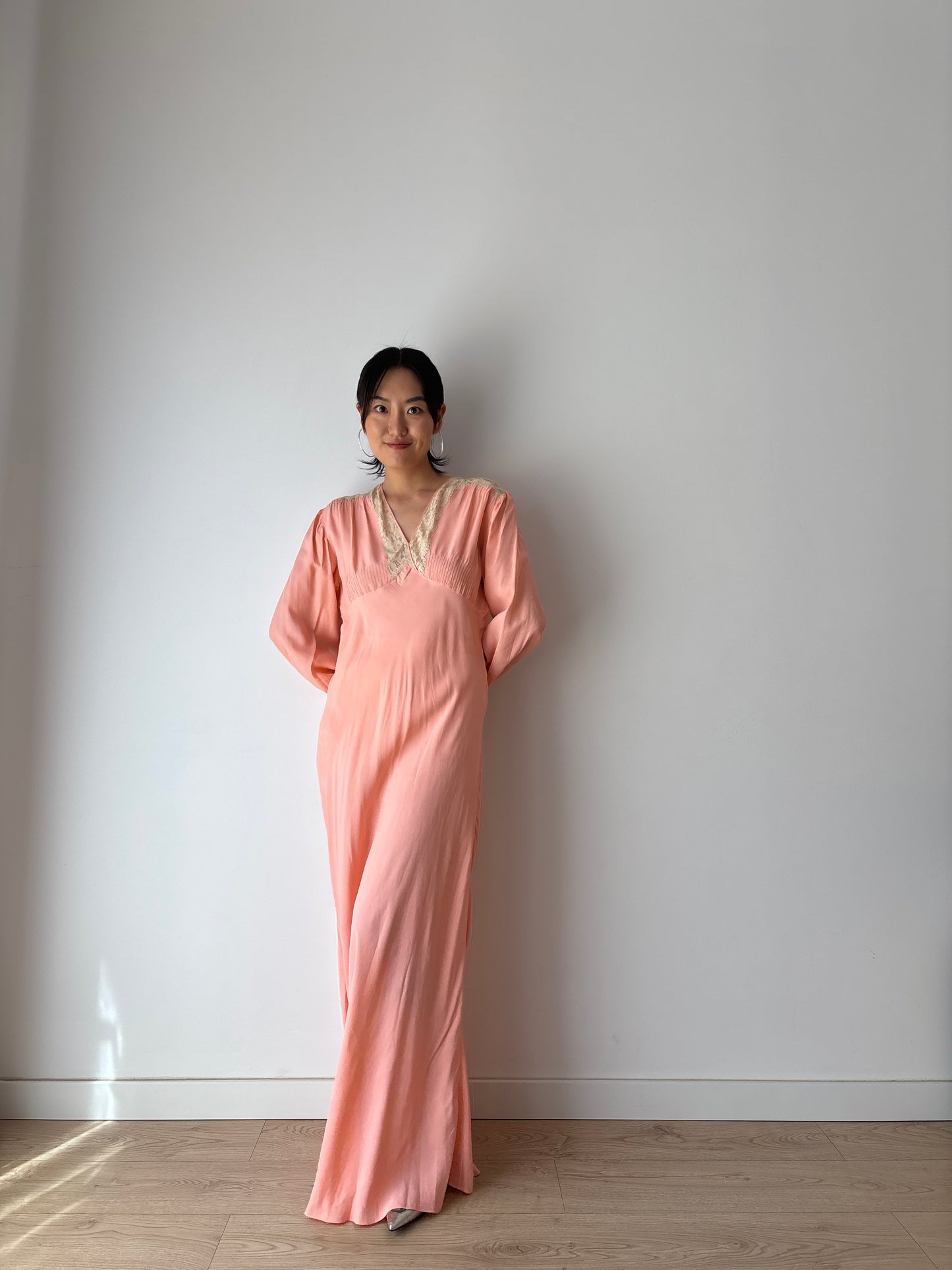 Antique 1930s peach pink bias cut liquid silk nightdress